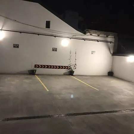 Lägenhet Eras - център *