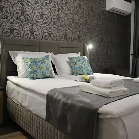 Eras - център * فارنا