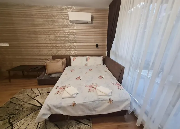 Eras - център וארנה